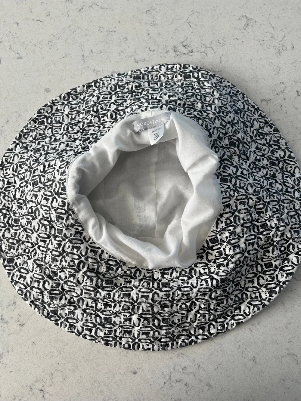 Nordstrom Black and White Printed Hat